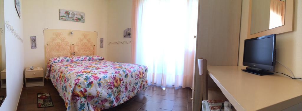 Lungomare Hotel Marina di Cecina Εξωτερικό φωτογραφία