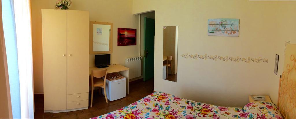 Lungomare Hotel Marina di Cecina Εξωτερικό φωτογραφία